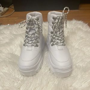 PRETTYLITTLETHING combat boots
